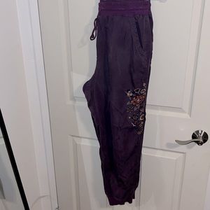 Lounge pants with flowers